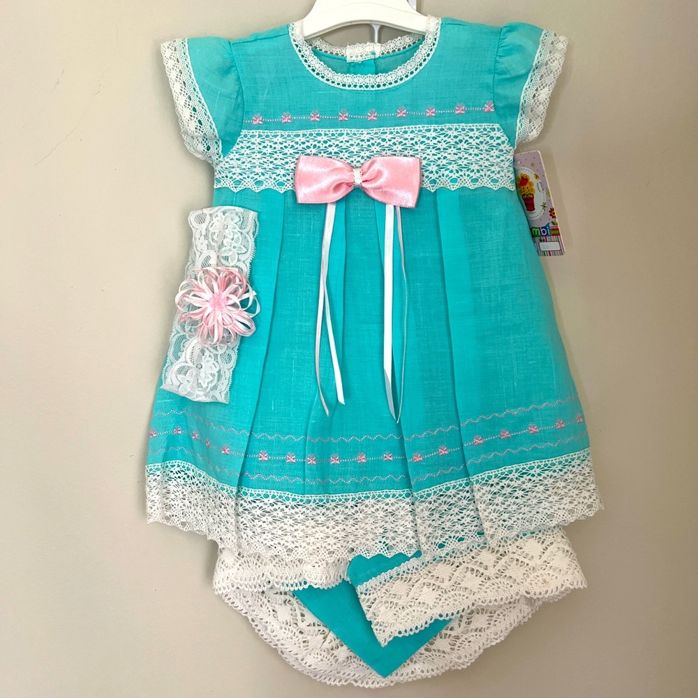 🦋-NWT BAMBI Baby Girl Dress Set (includes: pants, bow and blanket)